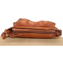 GIANNI CONTI - Sac gibecière à rabat cuir vintage